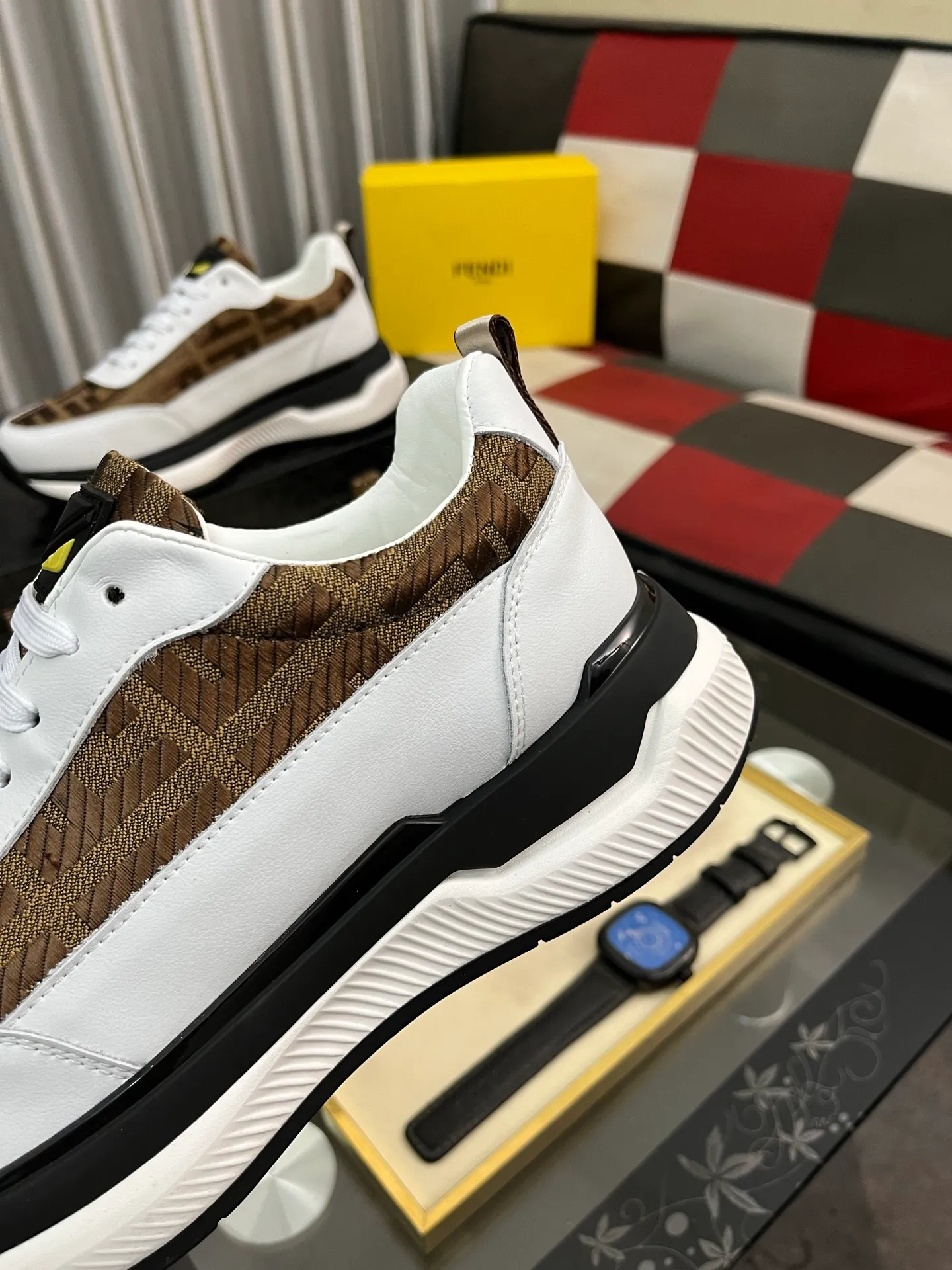 Men's Men's Shoes💰458⌚️⌚️[FENDI] Fendi's classic and comfortable men's, this complex sneaker is made of soft calfskin➕genuine leather lining➕original ultra-light rubber material with rough outsole. This unique light style is suitable for the casual and refined sensibility of this season. It is comfortable and natural on the feet. It is an everyday style for casual travel in autumn and winter! 38−444️⃣colors available